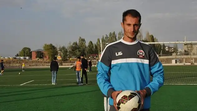 Uğur Öztürk Artık Ağrı Gençlerbirliği Spor'da