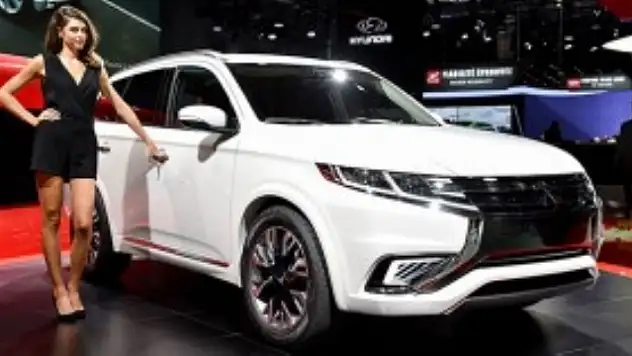 Mitsubishi'den Hibrit 4×4
