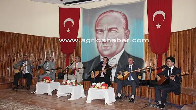 KURTULUŞ ŞÖLENİNDE SAHNEYİ AŞIKLAR ALDI