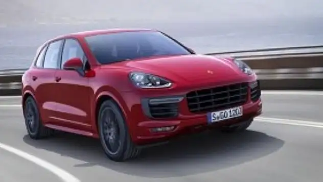 Porsche'den Cayenne Ailesine İki Yeni Üye