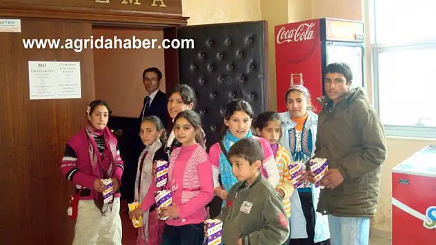 DİYADİNLİ 800 ÖĞRENCİ İLK KEZ SİNEMAYA GİTTİ