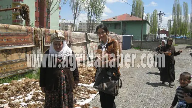 Ağrı AK Parti Kadın Kolları Seçim Çalışmalarına devam ediyor.