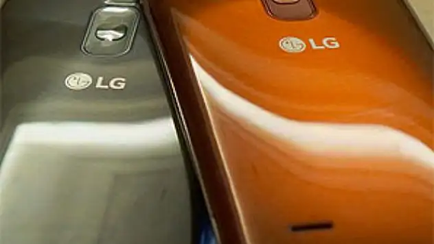 LG G Flex 2 Çiziklere Karşı Kendini Daha Hızlı Onarıyor