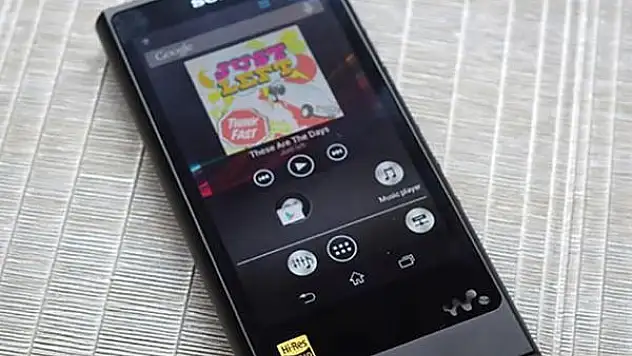 SONY'den 1200 Dolar'lık Walkman!