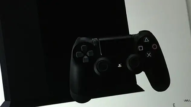 PS4 Slim'e Ait Yeni Fotoğraflar Sızdırıldı
