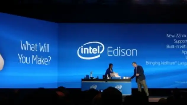 Intel SD kart Boyutunda Bilgisayar Üretti
