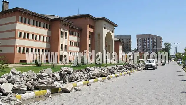 Yürüyüş yolunda yıkım ve yapım çalışması devam ediyor