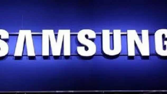 Samsung Galaxy J1 Hindistan'da Satışa Sunuluyor