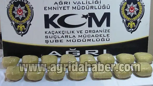 YOLCU OTOBÜSÜNDE 9 KİLO ESRAR ELE GEÇİRİLDİ