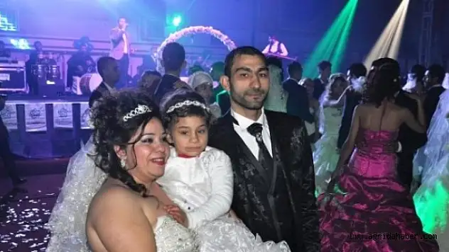 Kucaklarında Bebekleriyle Resmi Nikaha Kavuştular