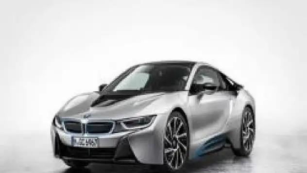BMW i8'in Üretim Bandı Dönmeye Başlıyor