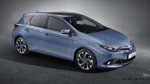 Toyota Auris gençleşti