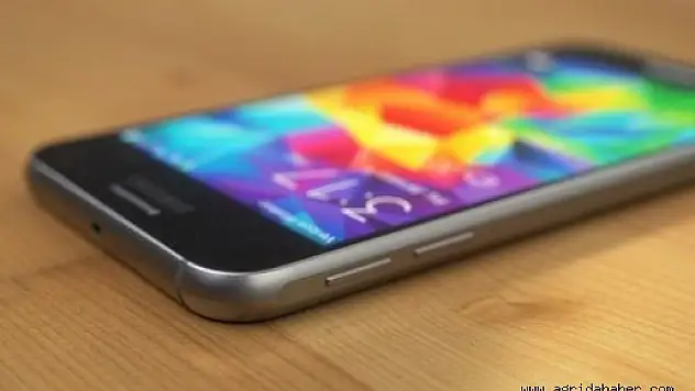 İşte Galaxy S6'nın ekran görüntüleri ve indirebileceğiniz bazı sistem dosyaları