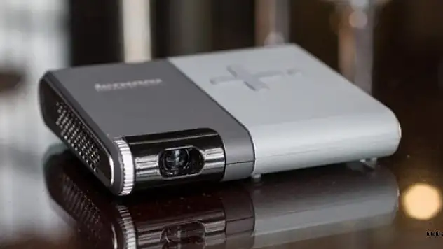Lenovo, Avuç İçi Büyüklüğündeki Projektörü MWC 2015'te Tanıttı