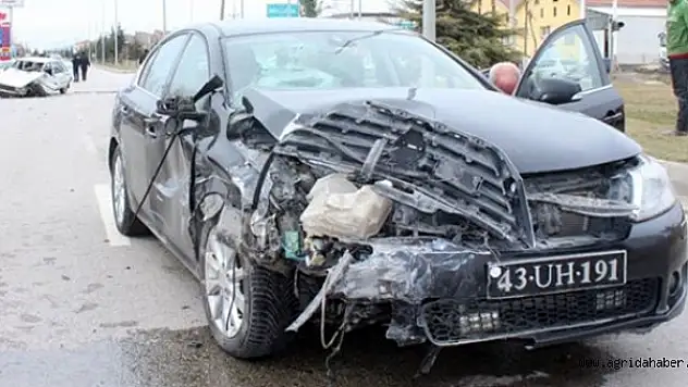 AK Partili vekil trafik kazası geçirdi