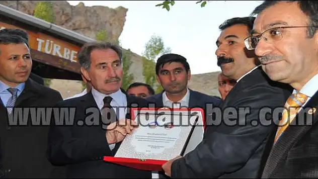 Kültür Bakanı Günaya Ehmedê Xanî Jesti