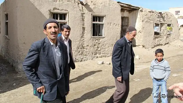 Heyelan korkusuyla evlerini boşaltıyorlar