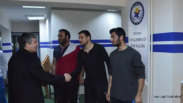 Aksoy'dan, Tatvan Gençlerbirliği Spor'a ziyaret