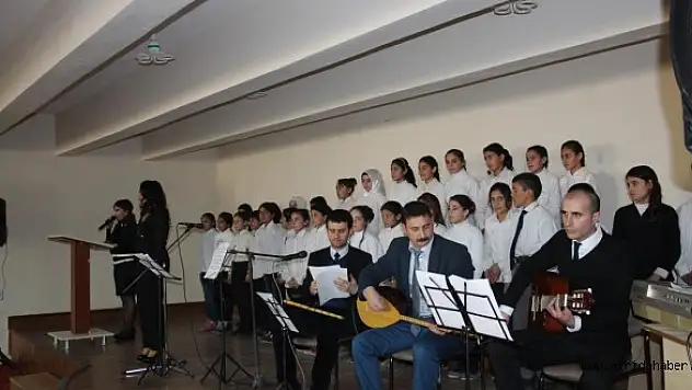 Bulanık'ta çocuk korosu sahne aldı