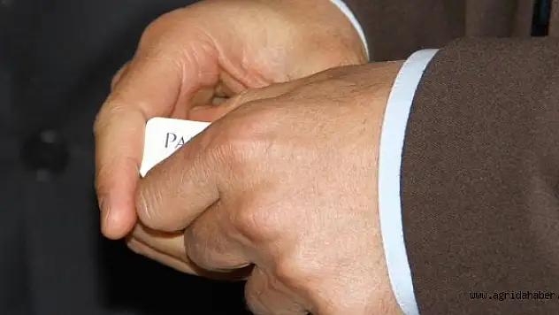 Validen şiirli 'sigara bırakma' uyarısı