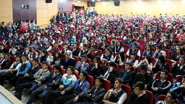 Hakkari'de 'İletişim ve Motivasyon' semineri