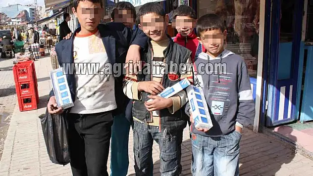 ÇOCUKLARIN SOKAKTA SİGARA SATMASI