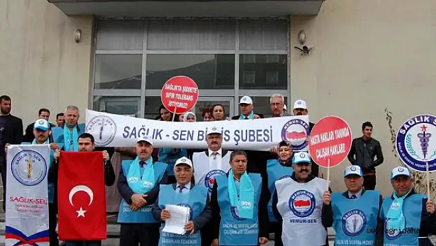 Sağlık-Sen Bitlis Şubesi basın açıklaması yaptı