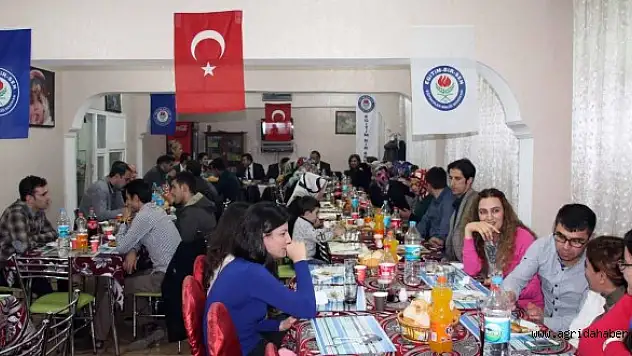 Eğitim Bir-Sen'den kaynaşma yemeği