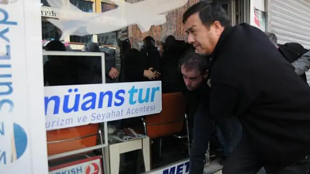 Van'da Eşini Vuran Kişiye Linç Girişimi