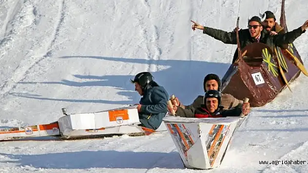 Palandöken'de 'karton kızak' yarışı yapıldı