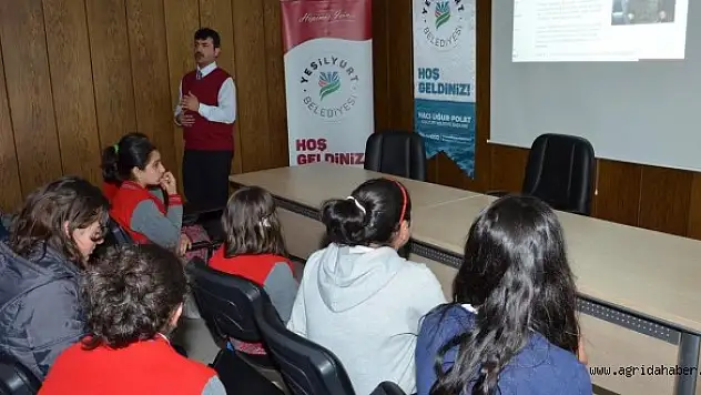 Yeşilyurt'taki öğrencilere 'Güvenli İnternet Kullanımı' anlatıldı