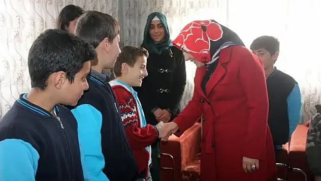 Tuba Işın Sevgi Evlerini Ziyaret Etti