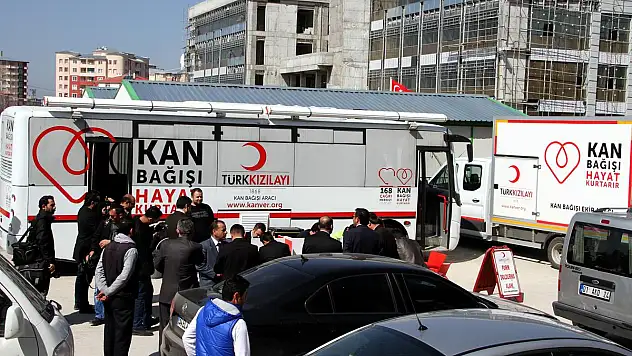 Adliye personelinden kan bağışı