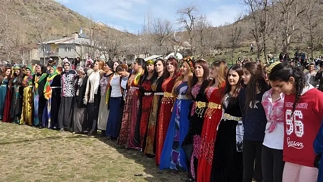 Çukurca'da nevruz kutlaması