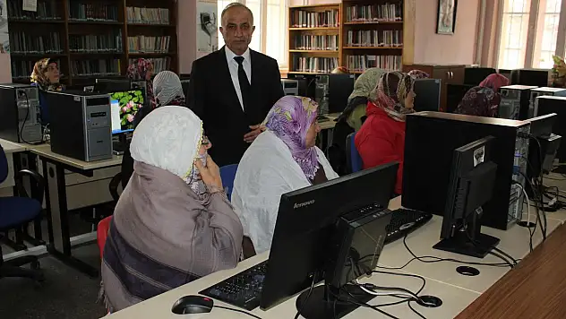 'Kütüphan-e Türkiye Projesi' ile bilgisayar öğreniyor