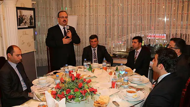 Vali Canbolat, sağlık çalışanlarıyla yemekte buluştu