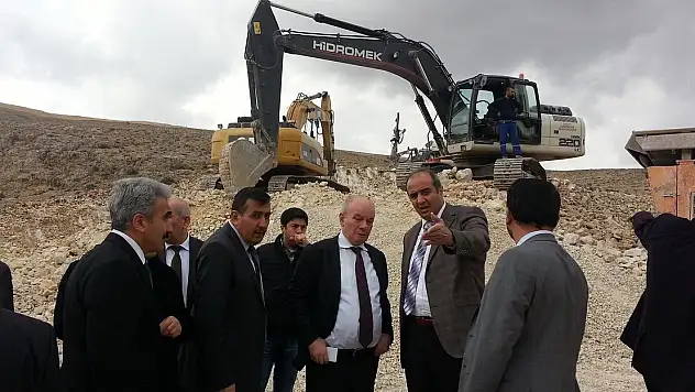 Büyükşehir, ilk taş ocağını Darende'de faaliyete geçirdi