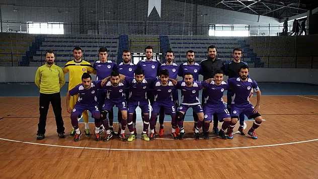 A.İ.Ç.Ü ÖĞRENCİLERİ FUTSAL'DA RAKİP TANIMIYOR