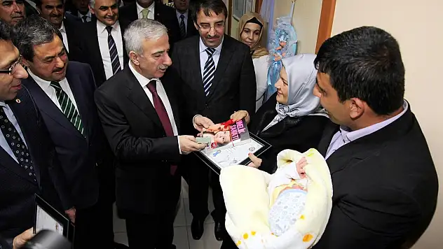 Malatya Valisi Kamçı, Darende'de
