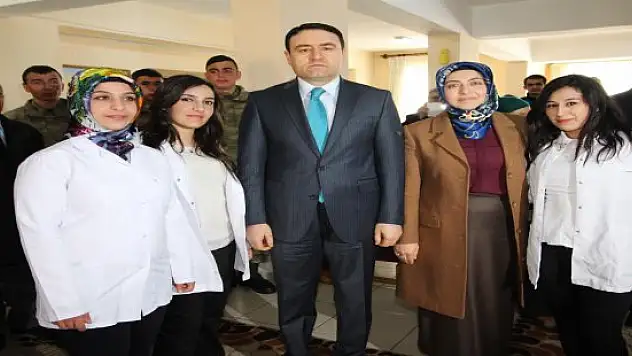 Ağrı Valisi Işın'dan Huzurevine Ziyaret