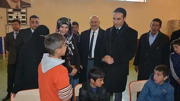 Çat'ta öksüz ve yetim çocuklar unutulmadı