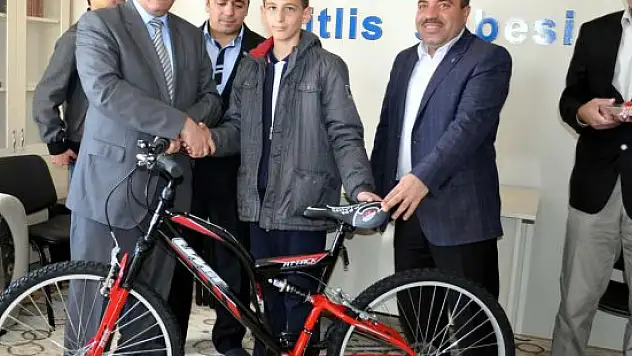 Santranç yarışmasında dereceye girenler ödüllendirildi