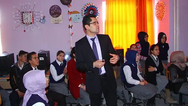 Erciş'te 'Van Gölü ve İnci Kefalinin Öyküsü Eğitimi'