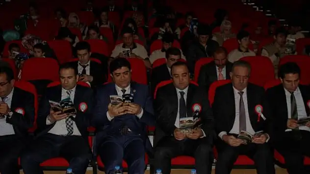 Kitap Okuma Etkinliğinde Elektrik Kesintisi