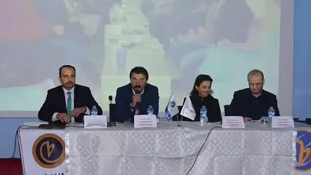 Ağrı'da Yeni Türkiye Ve Başkanlık Sistemi Konferansı