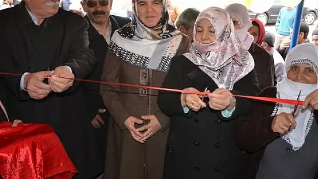 Erciş'te 'Kobane Halk Evi' açıldı