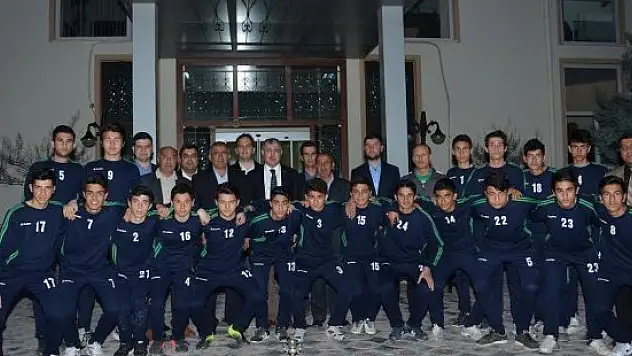 Yeşilyurt Belediye Başkanı Polat, sporcuları kabul etti