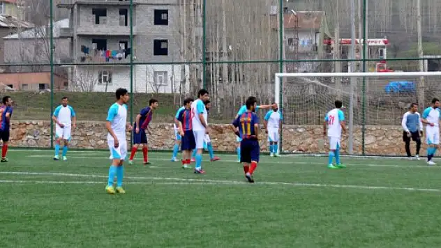 Hizan'da futbol turnuvası düzenlendi