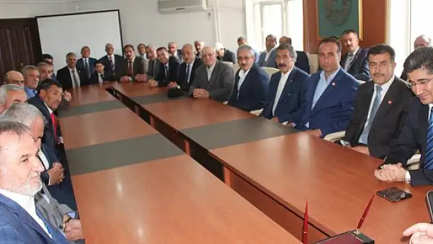 Adilcevazlı muhtarlardan, Vali Öztürk'e ziyaret