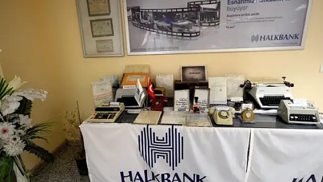 Bankanın 'nostalji köşesi' ilgi görüyor